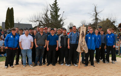 Roman Blaser hängt seine Schwingerhosen am Heimfest an den Nagel