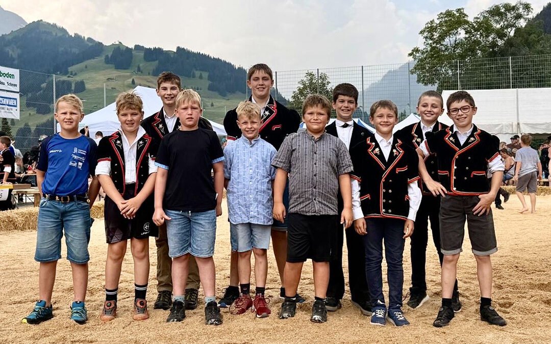 4 Zweige am Frutigtaler Buebeschwinget in Adelboden