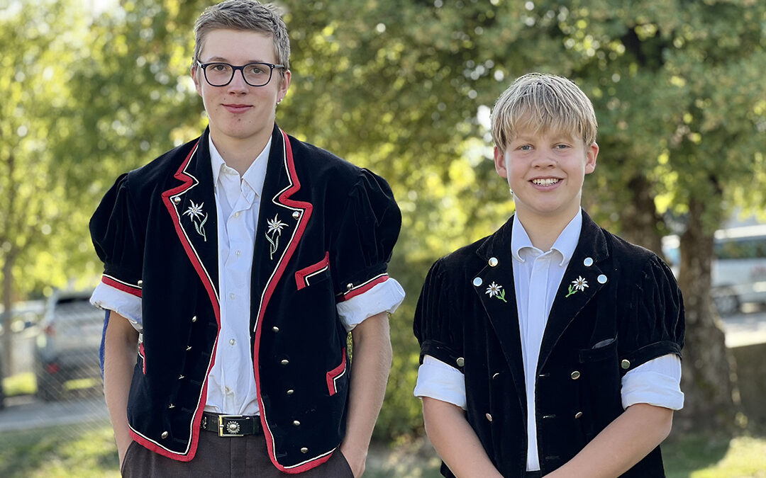 Levin und Philipp am Klubschwinget Tavannes
